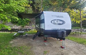 2025 Toy Hauler: Cherokee Grey Wolf 18RR
