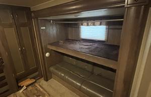 2020 Puma 28RBQS RV rental photo 7