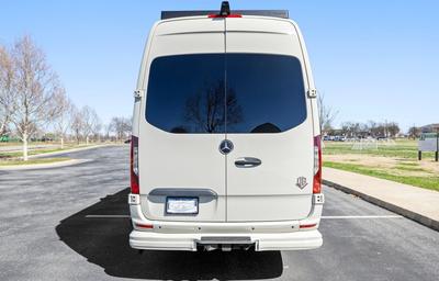 Luxury Mercedes easy park/drive, seats 8, sleeps 2