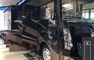 2020 Thor Motor Coach Miramar - 37.1 foot