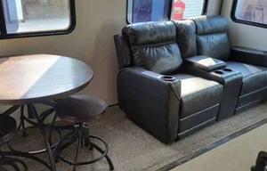 2021 Sabre 36BHQ RV rental photo 4