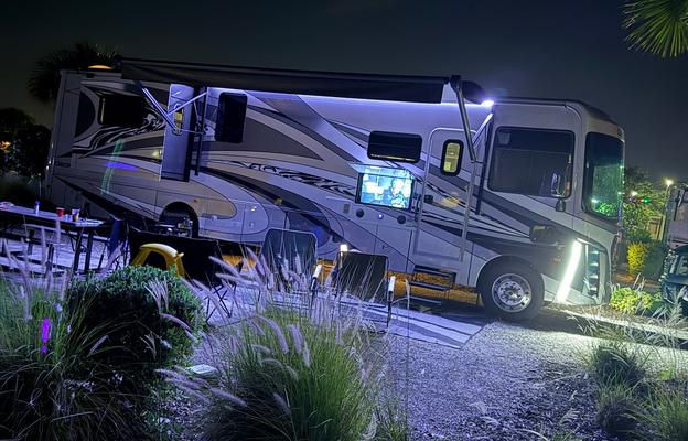 2020 Georgetown 7 Series 36D7 RV rental photo 1