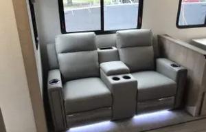 Solaire BRAND New 3 bedroom HIDDEN PANTRY Sleeps8