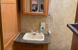2010 Jayco Jay Flight 24FBS RV rental photo 7
