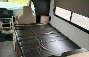 2018 Le 3251DS RV rental photo 7