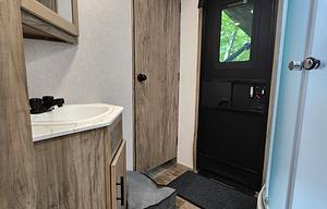 Adventurer - Spacious and Pet-Friendly Getaway