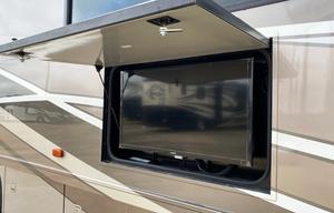 Luxury 2017 Winnebago- 2 FULL Baths/Bunks-Families