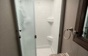 33 ft motorhome - sleeps 6