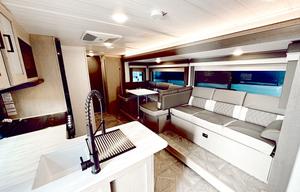 BRAND NEW!! 2024 Wildwood 28VBXL fit for a KING!!