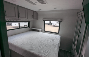 The Adventure Wagon! Family/Pet Friendly Sleeps 8