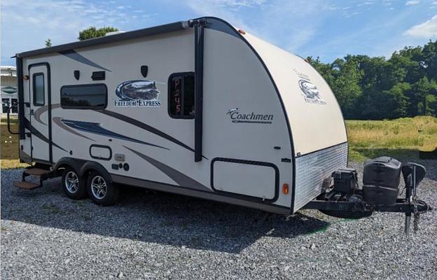 2014 Coachmen RV Freedom Express 192RBS RV rental photo 1