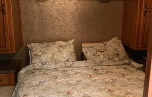 2012 Coachmen RV Mirada 31DF SE RV rental photo 5