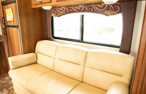 2013 Coachmen RV Leprechaun 317SA Ford 450