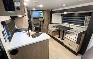 Bunkhouse RV Rental | Sleeps 8 | Outdoor Kitchen