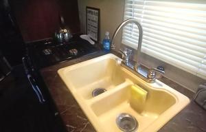 "Sweet Escape" Spacious 10-Person RV - Festivals