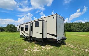 2 Bedroom, 2 Bath Luxury RV