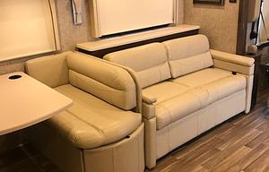 2018 Thor Miramar 35.2 Class A Motorcoach