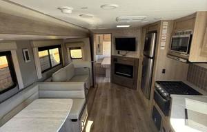 T5 2025 Catalina Legacy Sleeps 10-Premium-Auto LEV
