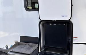 Meet Your Adventure RV –Surveyor Legend 276BHLE