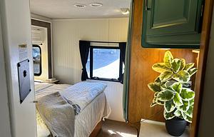 Hi I’m Toby the 2006 Fleetwood RV Tioga 31M