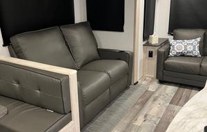 2022 Heartland Sundance Ultra Lite 293 RL