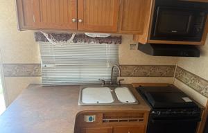 2006 R-Vision Trail Lite 27RK RV rental photo 11