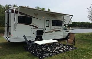 2015 Winnebago 25B Minnie Winne