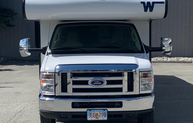 SKYLAR - 2020 Winnebago Outlook 31N 11704 PWI