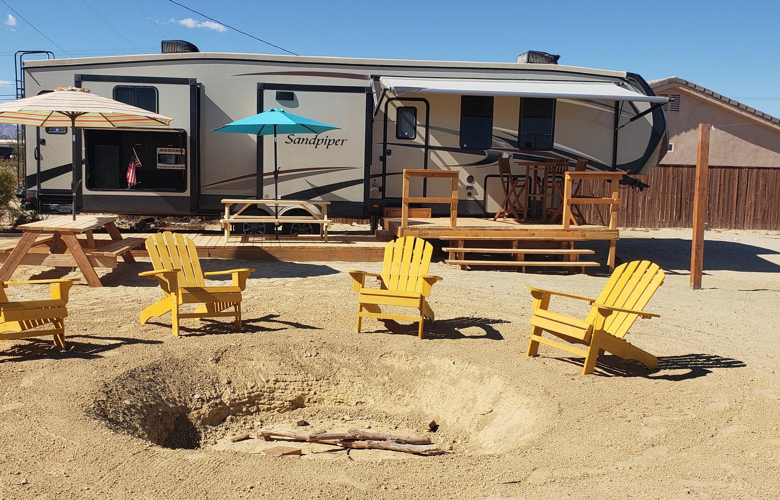 2017 2 Bed/2 Full Ba 43' 5th Wheel + Pool and Hot Tub Option + 2 Bed / 2 Ba House Option