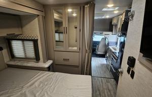 2024 Thor Motor Coach Coleman 22cm "Like New"