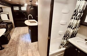 3 slides, Sleeps 10, 2 bedroom, Outdoor kitchen