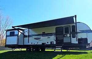Fireside RV's FR Salem Platinum 31KQBTS Bunkhouse