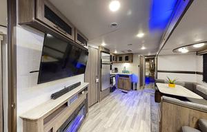 2022 CrossRoads Zinger 333D Travel Trailer 33'