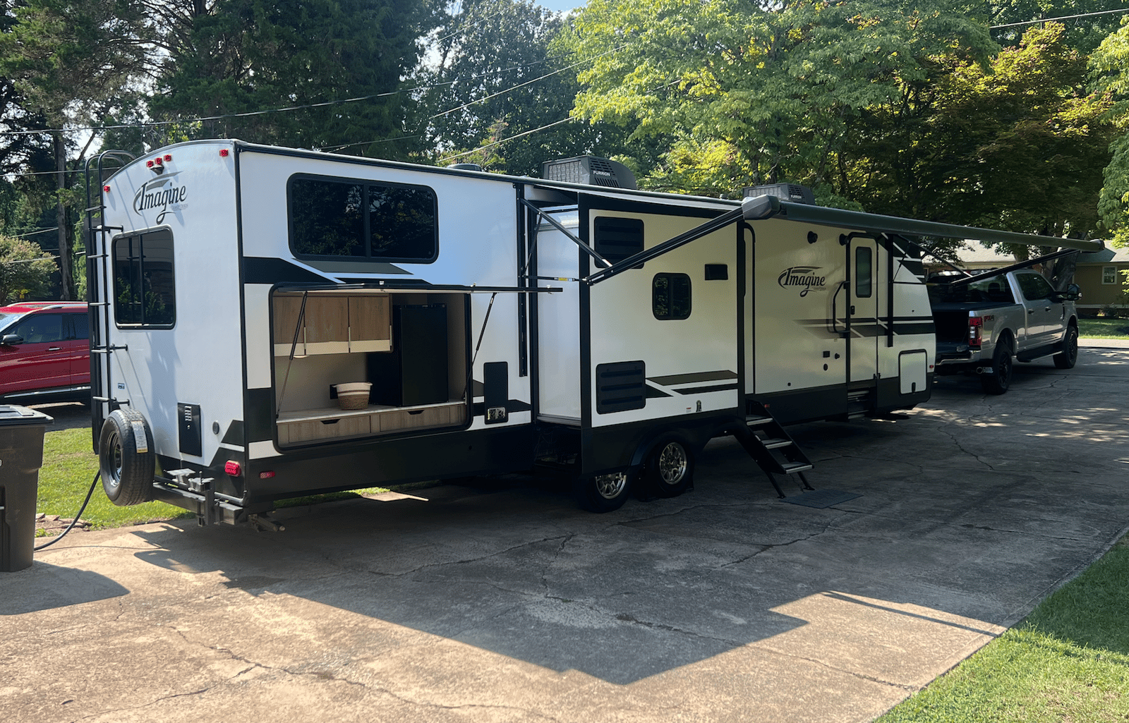 '21 Grand Design Imagine 3250BH Sleeps 8