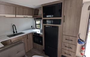 2024 Imagine AIM 15BH RV rental photo 6