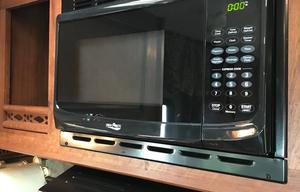 2014 Fleetwood RV Jamboree Sport 31M- LOW Miles