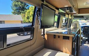 MERCEDES WINNEBAGO ERA 70X