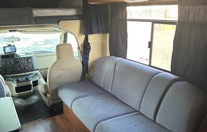 Fully loaded 2015 Thor Motor Coach Majestic