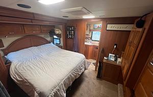 2011 Damon Challenger 368 RV rental photo 11