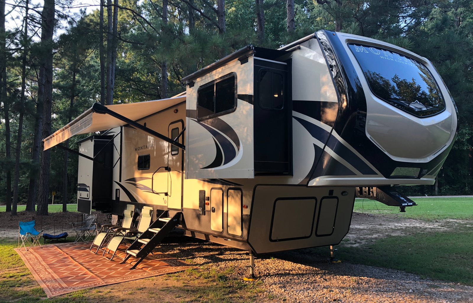 Large Front Living Family Camper