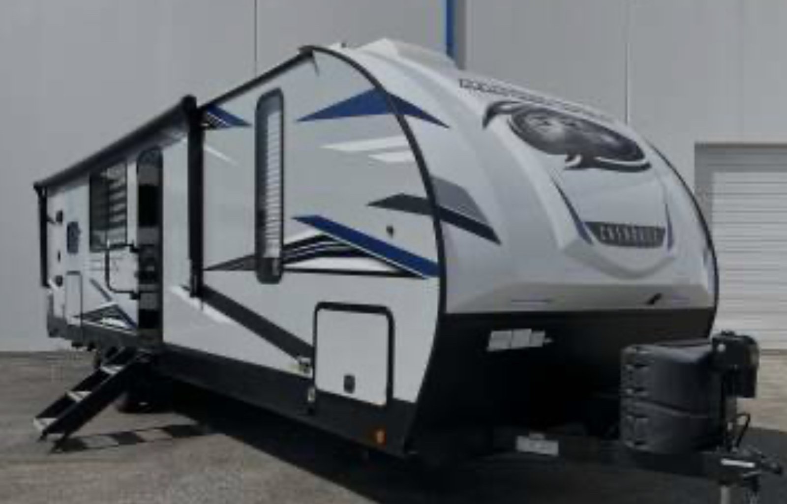 Premium Alpha Wolf Camper Relax, Camp & Unwind