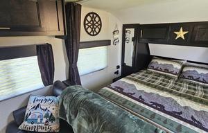 Lucy the Grey Wolf w/bunkhouse family Camper