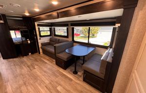 2023 Jayco Jayfeather 27BHB - Sleeps 6 Comfortably