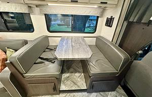 Clean&Comfortable 2023 Forest River Sunseeker LE