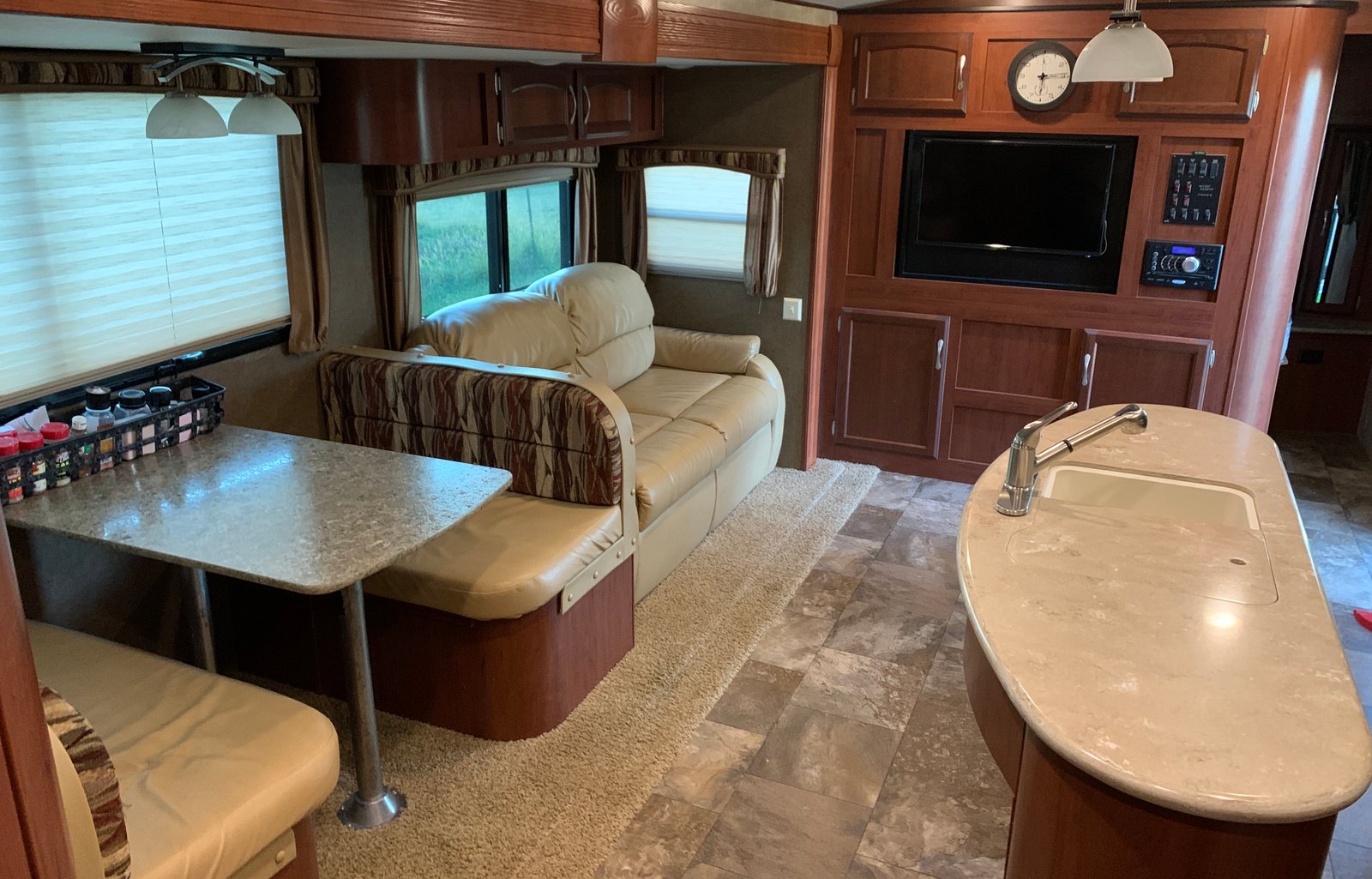 2014 Winnebago Towables Ultralite 28DDBH