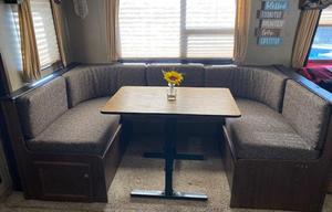 2016 Keystone RV Hideout 27DBS KID/PET Friendly