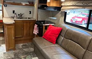 26' Leprechaun, sleeps 6+, stocked for family fun!