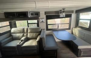 Beautiful 5th wheel bunkhouse retreat w/delivery!