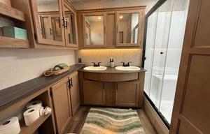 Luxury Condo on Wheels | 1½ Baths & Front Living