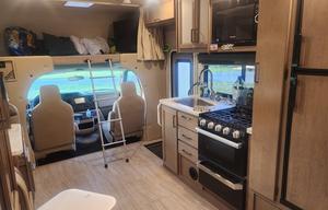 2022 Coleman Thor RV rental photo 18